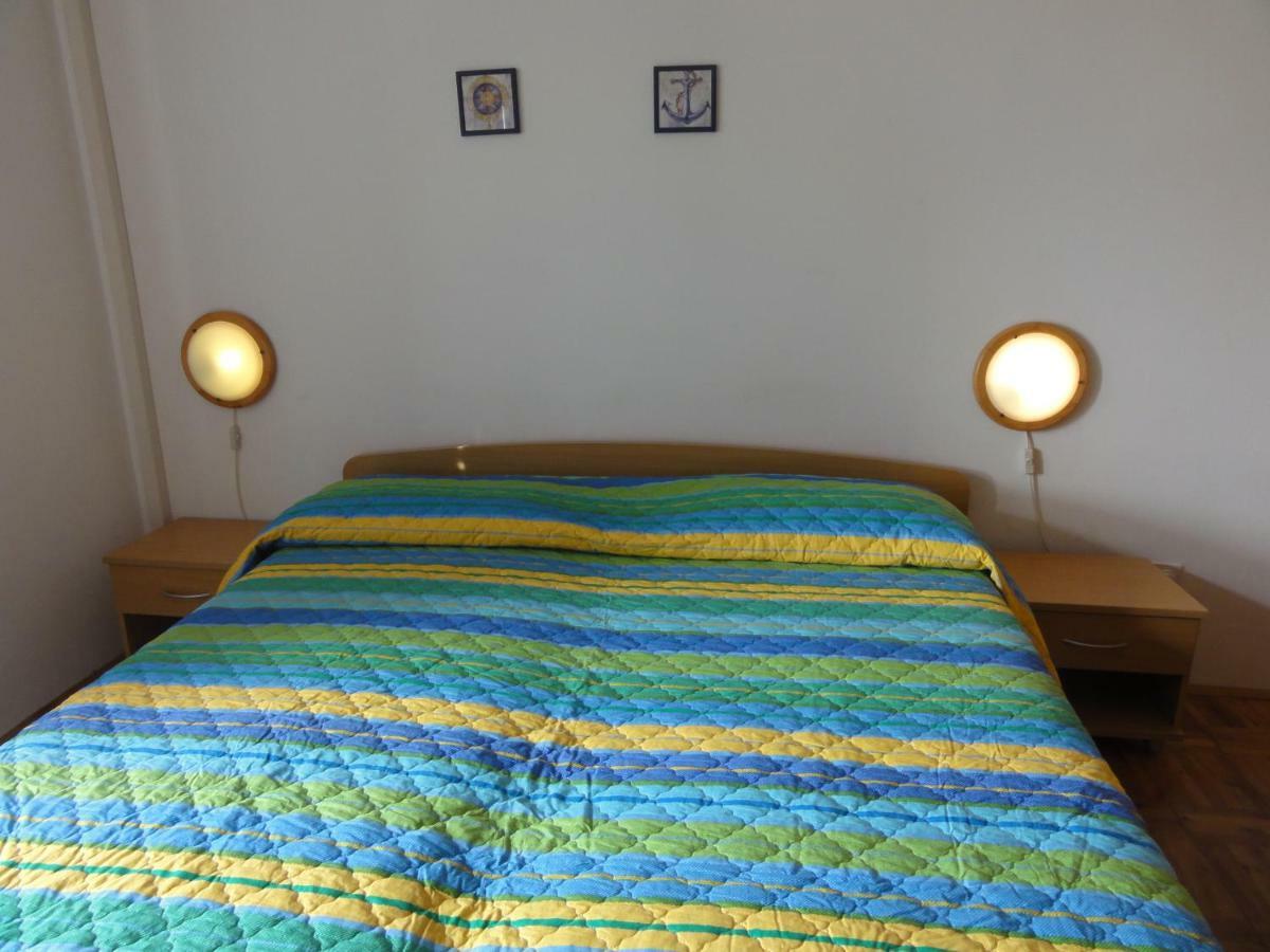 Nice And Cozy Apartment Ferry In Медулин Екстериор снимка