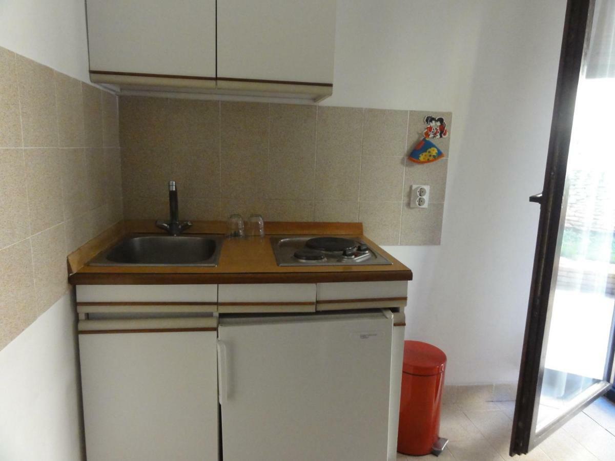 Nice And Cozy Apartment Ferry In Медулин Екстериор снимка