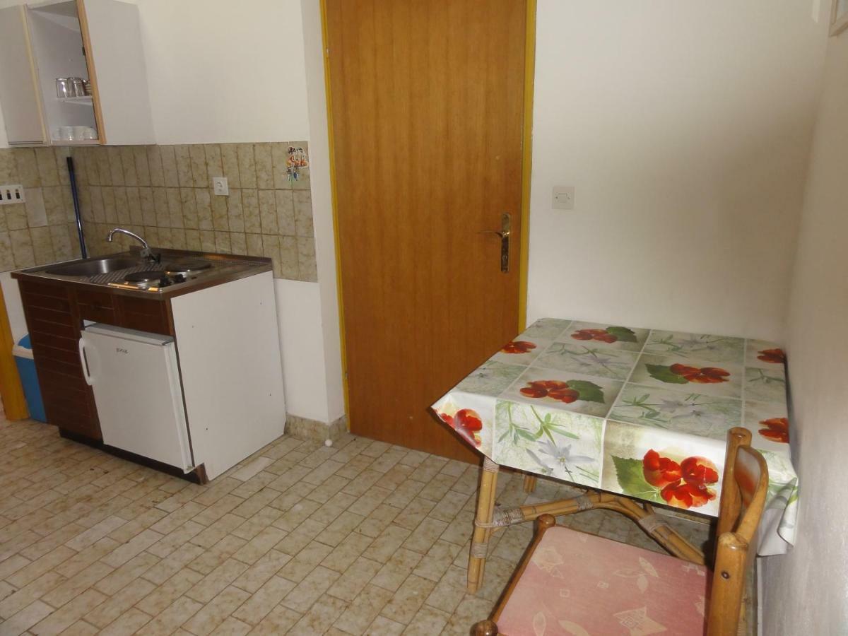 Nice And Cozy Apartment Ferry In Медулин Екстериор снимка