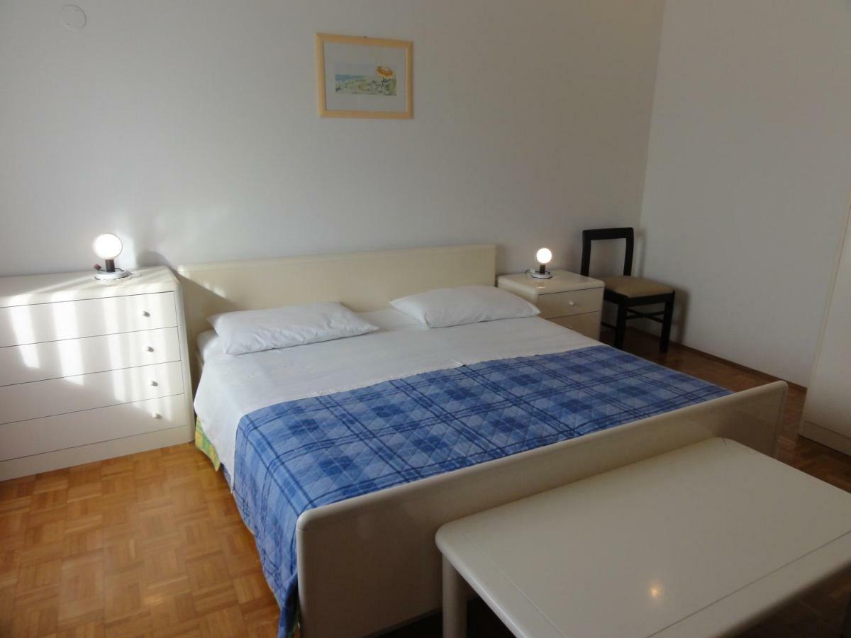 Nice And Cozy Apartment Ferry In Медулин Екстериор снимка