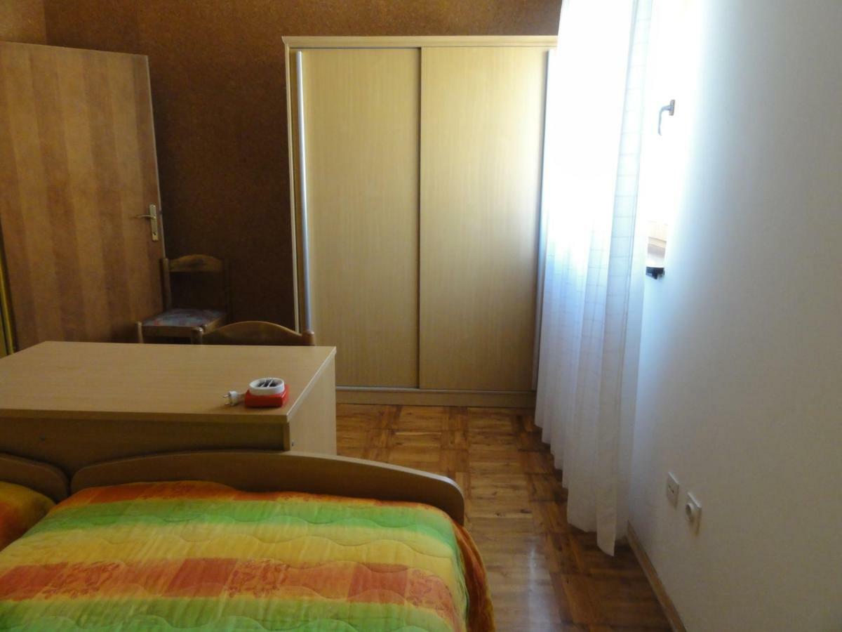 Nice And Cozy Apartment Ferry In Медулин Екстериор снимка