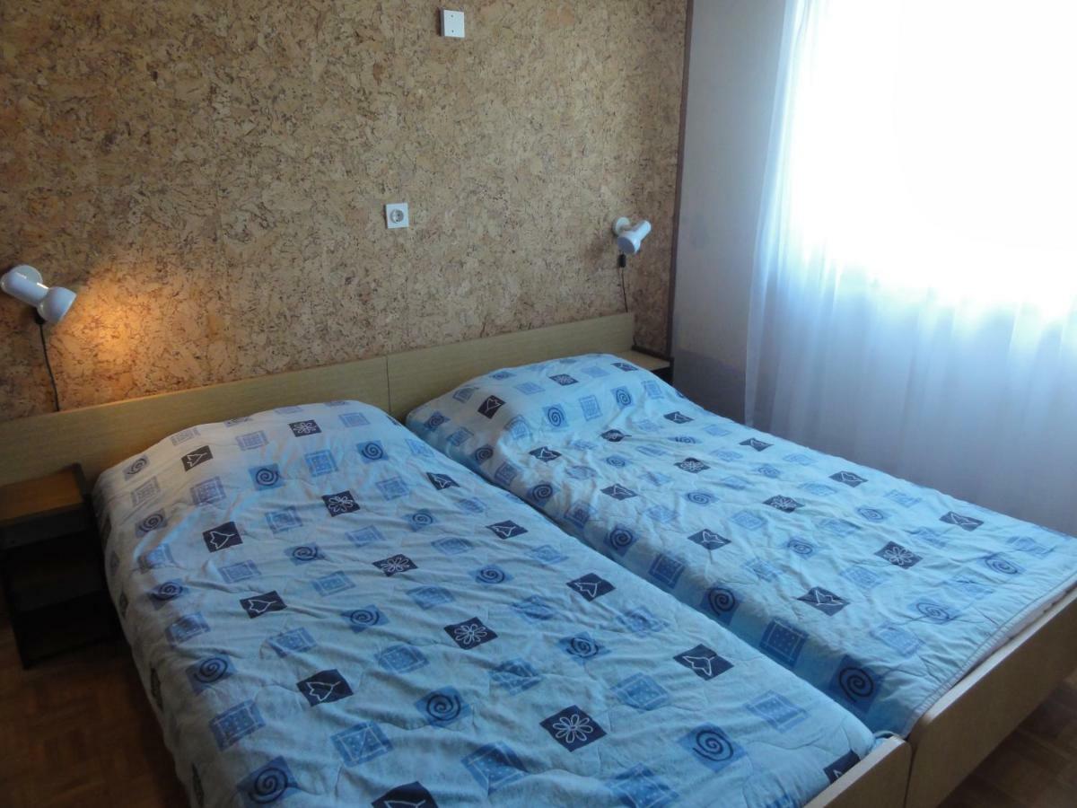 Nice And Cozy Apartment Ferry In Медулин Екстериор снимка