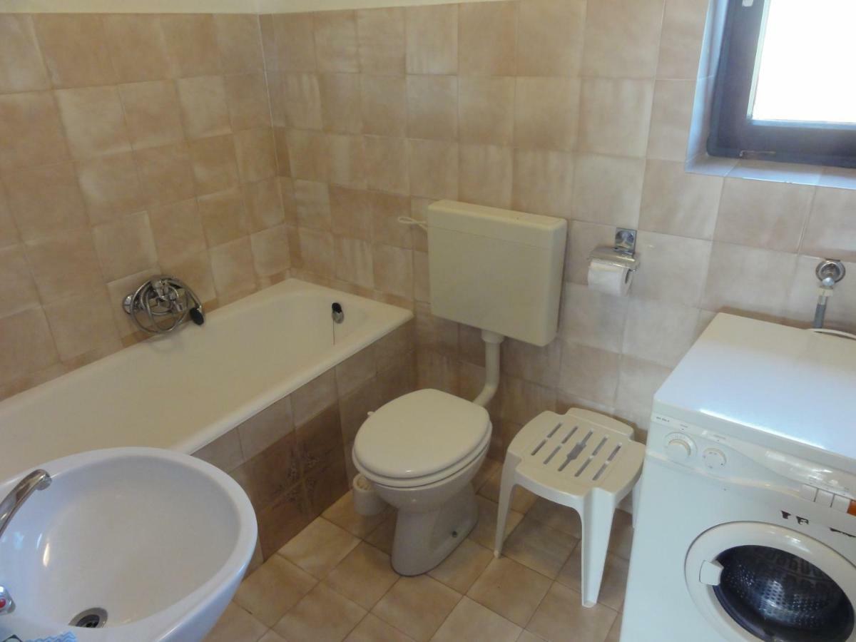Nice And Cozy Apartment Ferry In Медулин Екстериор снимка