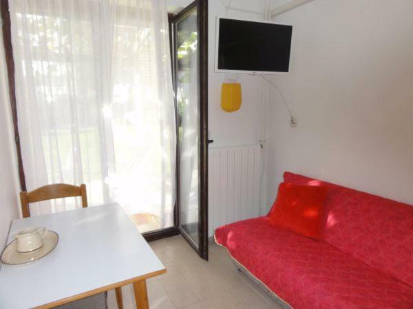 Nice And Cozy Apartment Ferry In Медулин Екстериор снимка