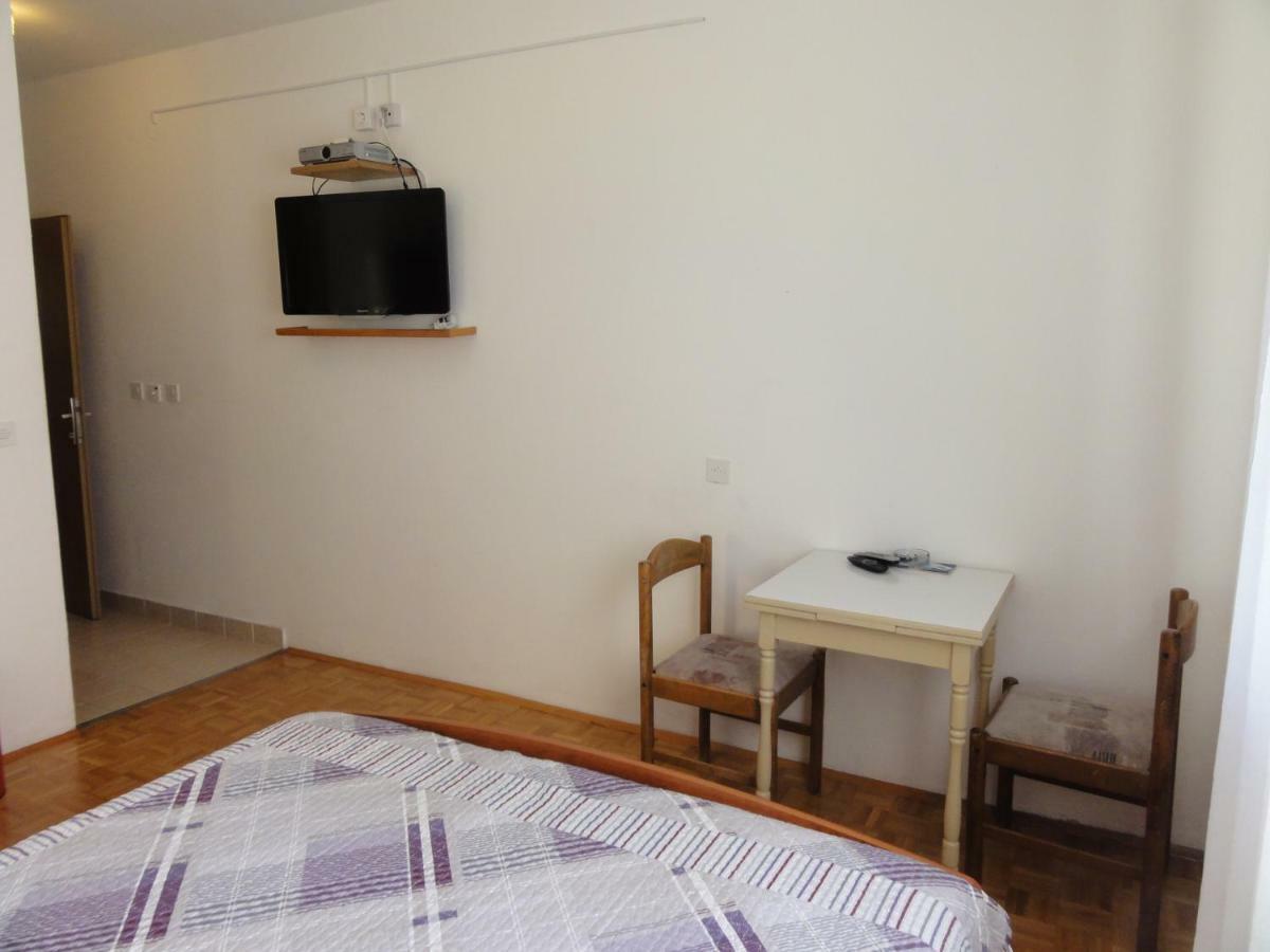 Nice And Cozy Apartment Ferry In Медулин Екстериор снимка