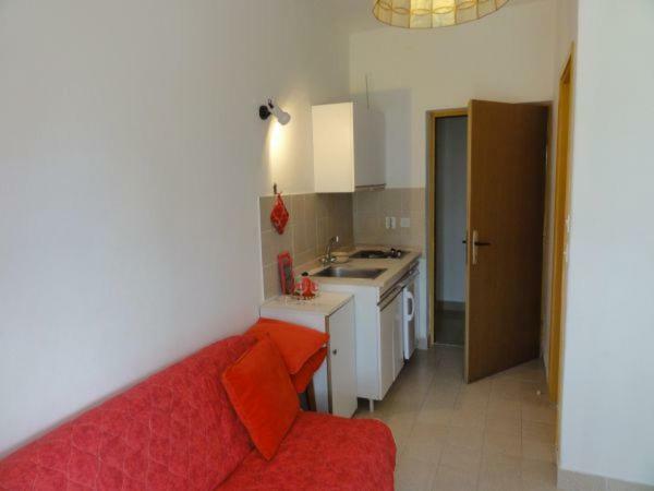 Nice And Cozy Apartment Ferry In Медулин Екстериор снимка