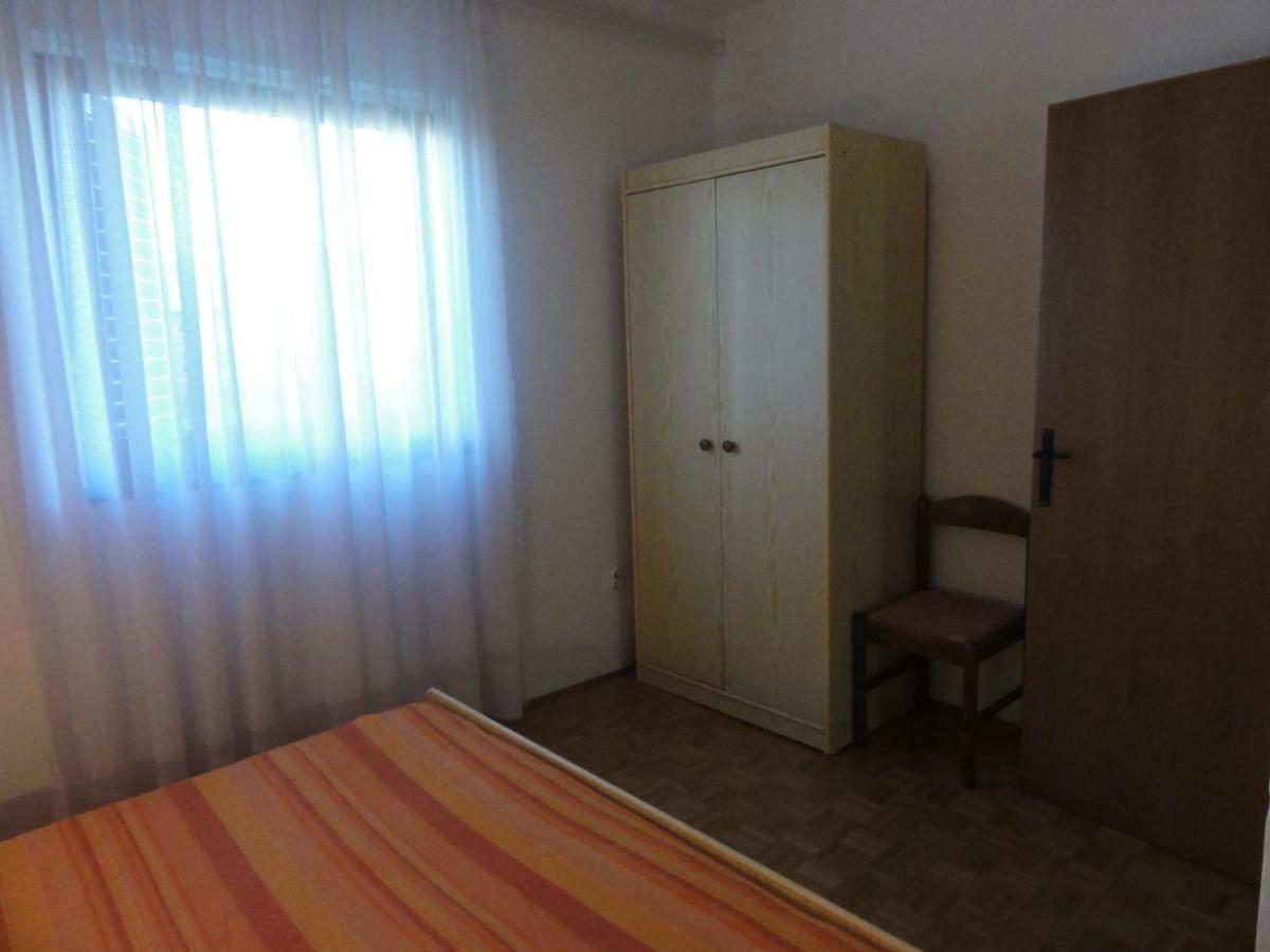 Nice And Cozy Apartment Ferry In Медулин Екстериор снимка